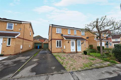2 bedroom semi-detached house for sale - Swallowfield Drive, Hull
