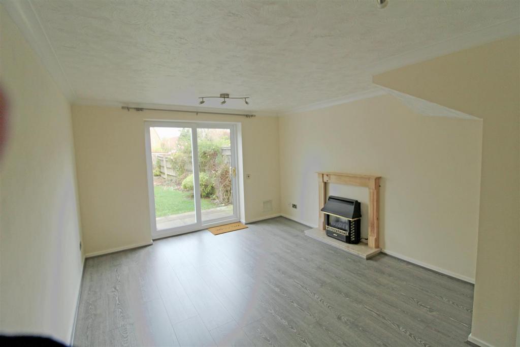 Ottery Way, Ladygrove Est, Didcot 2 bed terraced house £1,250 pcm (£