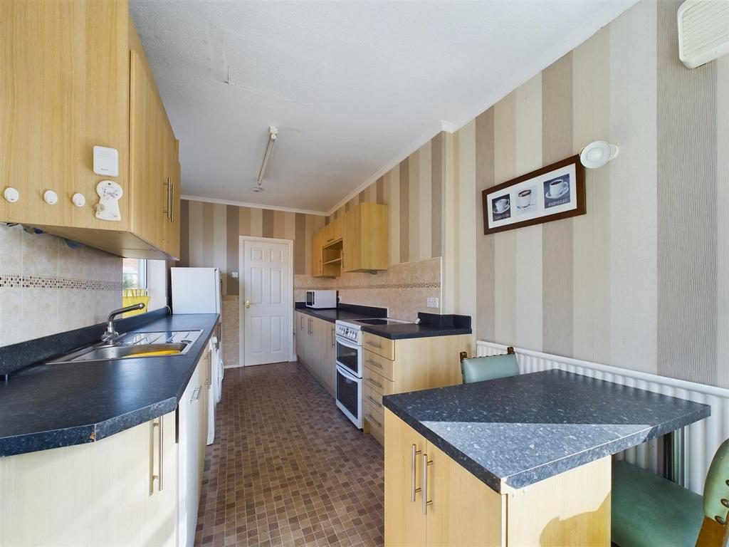 Kitchen: