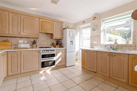 7 Bury Drive, Goring By Sea, Worthing, BN12 4XB