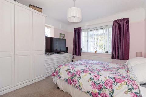 7 Bury Drive, Goring By Sea, Worthing, BN12 4XB
