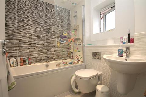 9 Cotswold Way, Whitehouse, Milton Keynes, MK8 1BJ