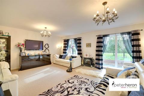 5 bedroom terraced house for sale, Brookfield Gardens, Ashbrooke, Sunderland