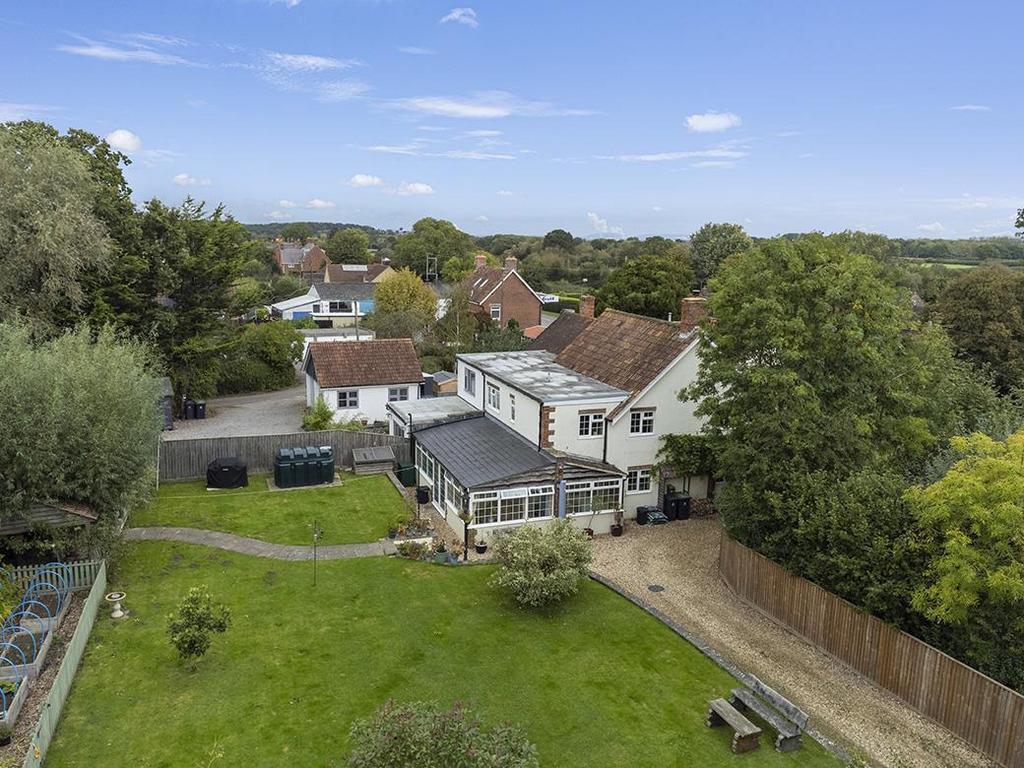 Kings Stag, Kings Stag, Dorset, DT10 5 bed semidetached house for sale