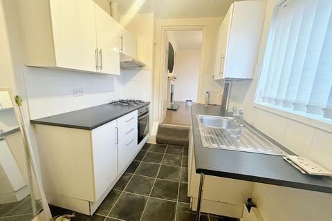 3 bedroom flat for sale - Cooperative Crescent, Gateshead, Tyne and wear, NE10 9SQ