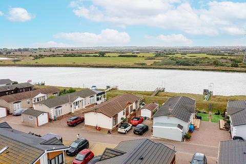 2 bedroom park home for sale, Waterfront, Wickford, SS11