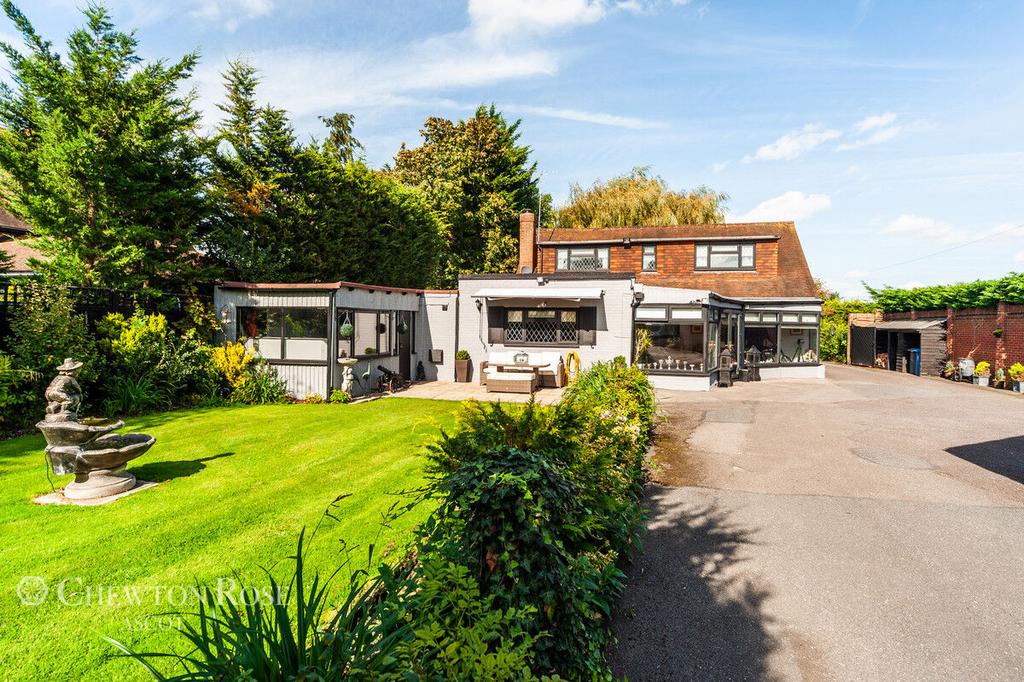Oakley Green Road, Windsor 4 bed detached house for sale £2,275,000