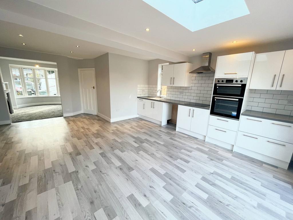 Church Road, Willesborough TN24 3 bed semidetached house £1,400 pcm