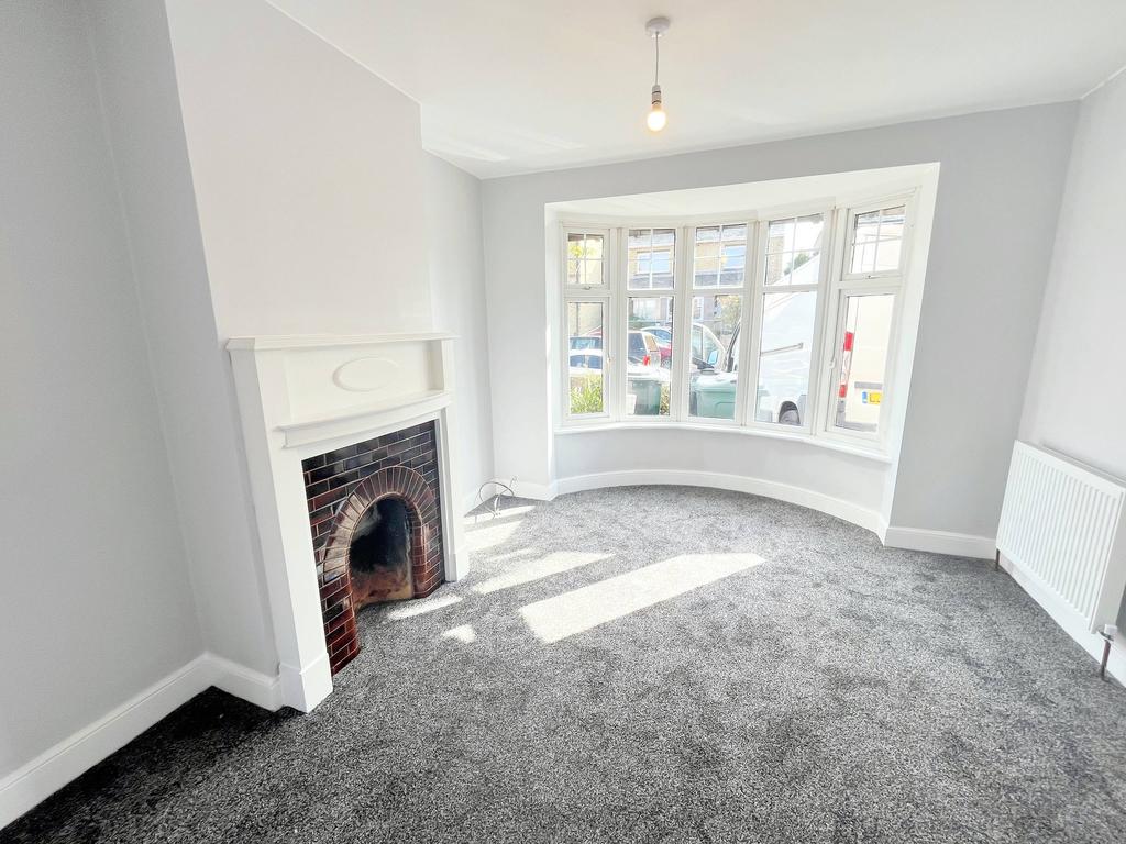 Church Road, Willesborough TN24 3 bed semidetached house £1,400 pcm