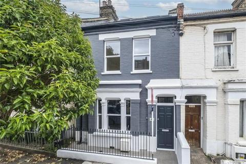 4 bedroom terraced house to rent, Thorparch Road, London