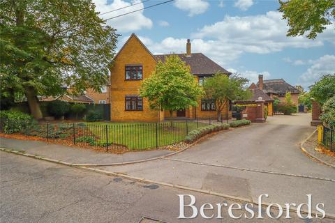 5 bedroom detached house for sale, The Paddocks, Orsett, RM16