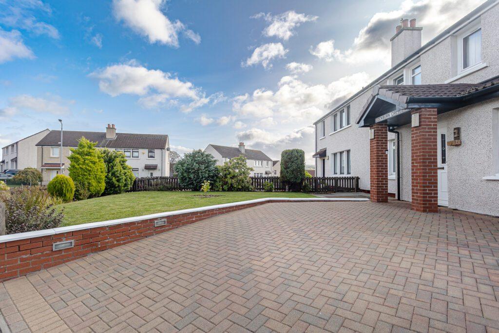 Cockburn Crescent, Whitecross, EH49 4 bed semidetached house for sale £165,000