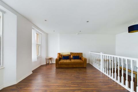 3 bedroom apartment to rent, Hesketh Crescent, Meadfoot, Torquay