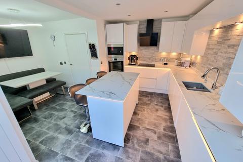4 bedroom detached house for sale, Crown Way, Llandarcy, Neath