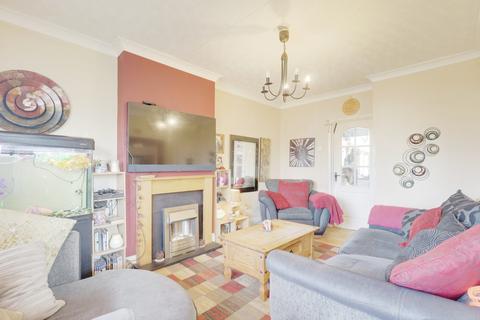 2 bedroom detached bungalow for sale, Norton Avenue, Canvey Island, SS8