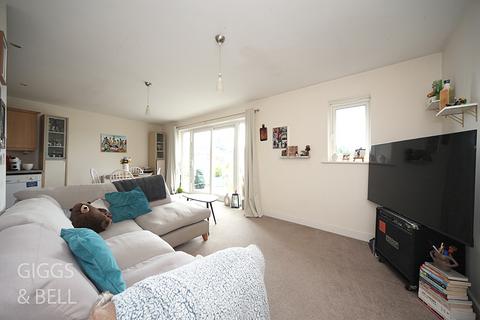 2 bedroom apartment for sale, Foxglove Way, Luton, Bedfordshire, LU3