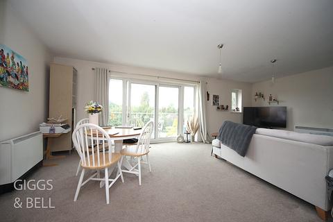 2 bedroom apartment for sale, Foxglove Way, Luton, Bedfordshire, LU3
