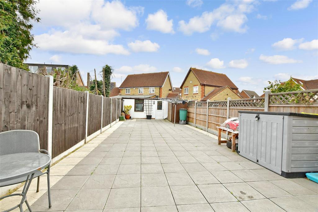 Barley Lane, Goodmayes, Essex 4 bed semidetached house for sale £700,000