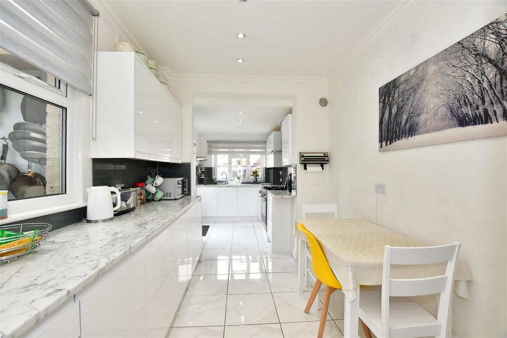 Barley Lane, Goodmayes, Essex 4 bed semidetached house for sale £700,000