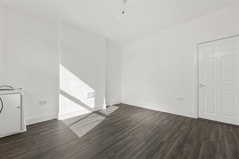 430 Nottingham Road, Nottingham, NG6 0FD