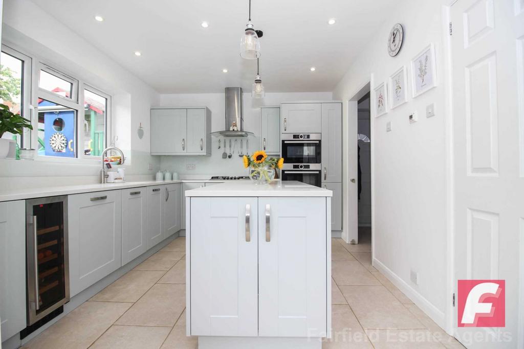 FURZE CLOSE, SOUTH OXHEY 4 bed semidetached house for sale £595,000