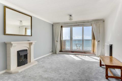 2 bedroom flat to rent, Fairlawns, Hove
