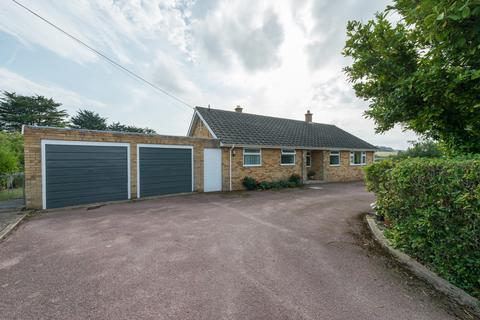3 bedroom detached bungalow for sale - Pean Court Road, Whitstable