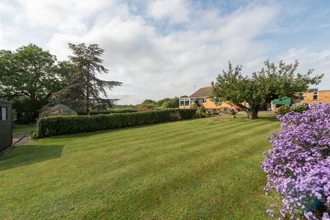 3 bedroom detached bungalow for sale - Pean Court Road, Whitstable