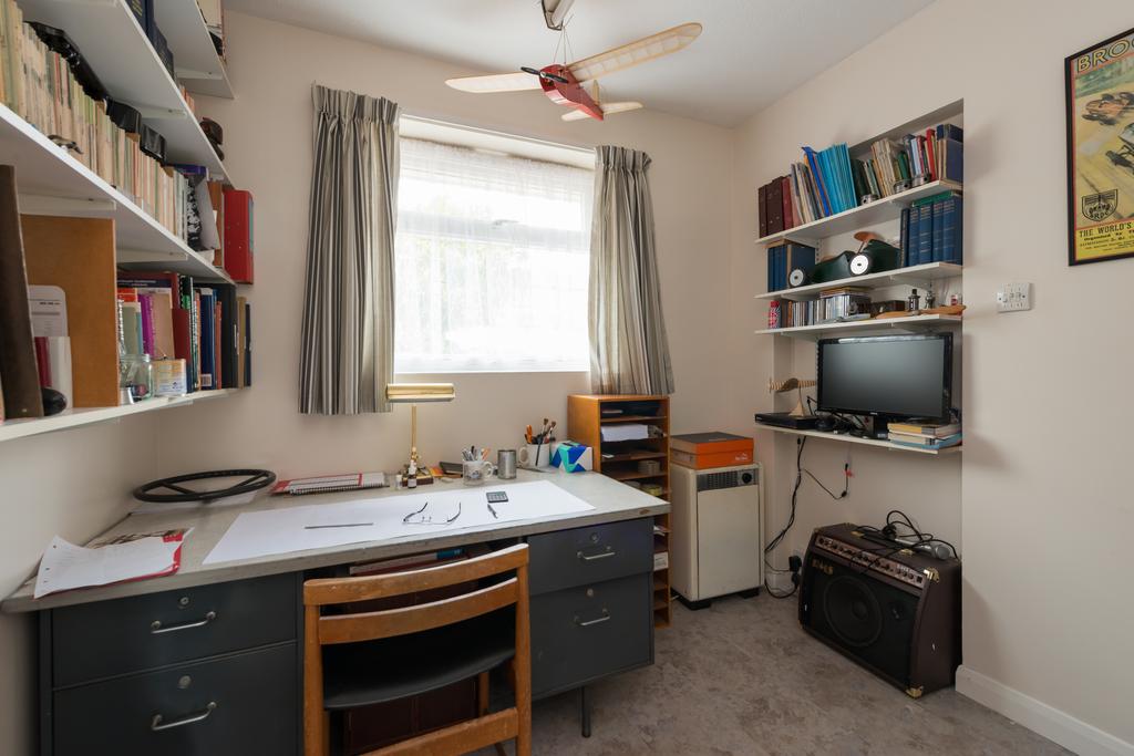 Bedroom/Study