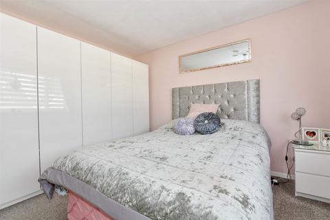 42 Silver Spring Close, Erith, DA8 1EQ