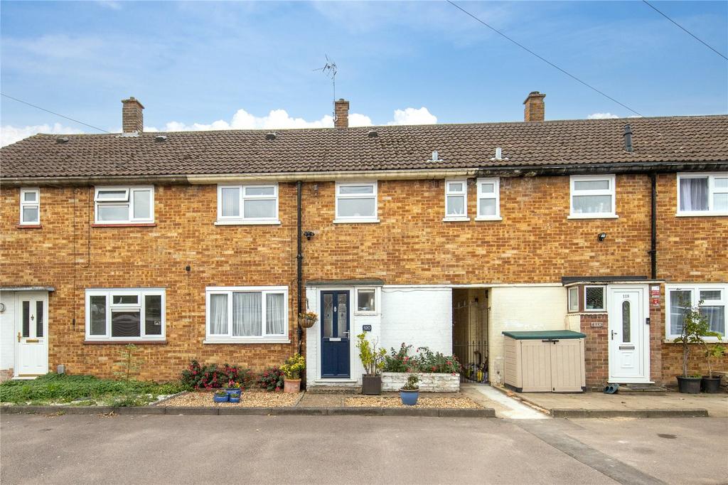 Luton, Bedfordshire LU2 3 bed terraced house for sale £300,000