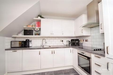 82/7 Inchview Terrace, Edinburgh, EH7 6TF