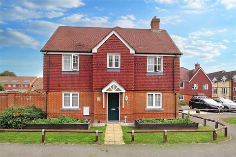 3 bedroom detached house to rent, Garstons Way, Holybourne, Alton, Hampshire, GU34