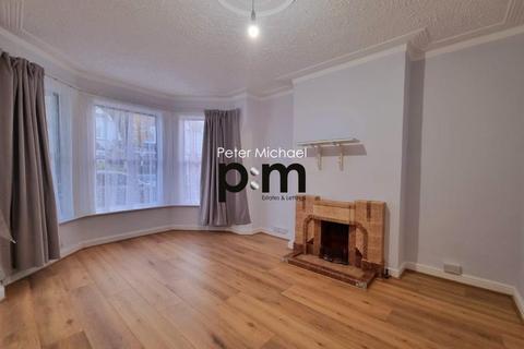 4 bedroom terraced house to rent, Melbourne Avenue, Palmers Green