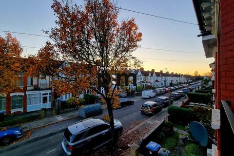4 bedroom terraced house to rent, Melbourne Avenue, Palmers Green