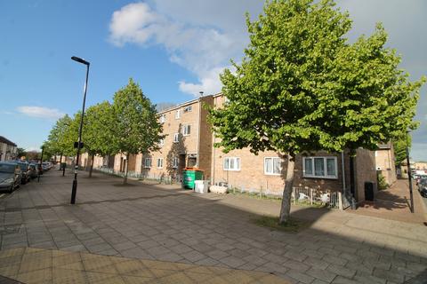 14b Exning Road, London, E16 4NA