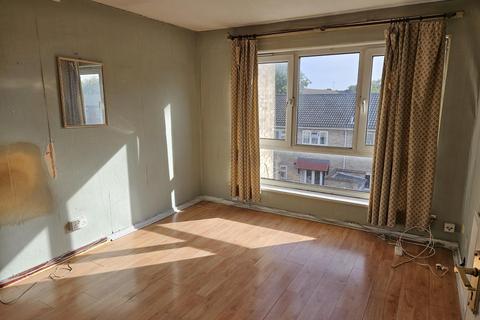 14b Exning Road, London, E16 4NA