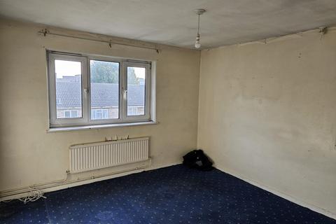 14b Exning Road, London, E16 4NA