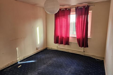 14b Exning Road, London, E16 4NA