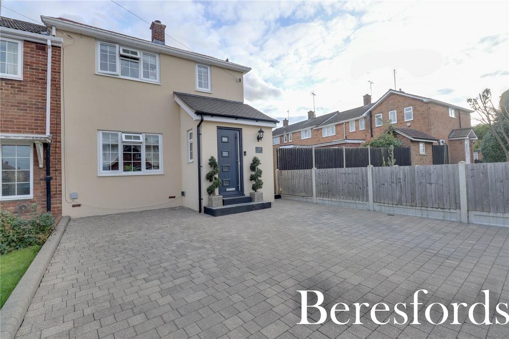 Hutton Drive, Hutton, CM13 3 bed end of terrace house for sale £475,000