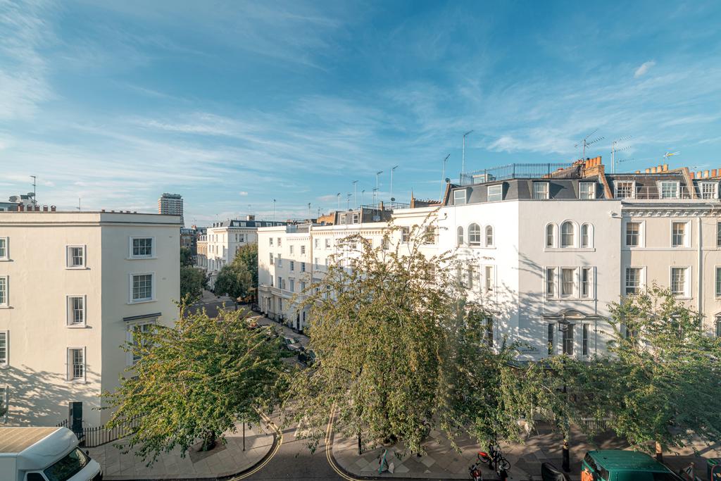 Littleton House, Lupus Street, Pimlico, London, SW1V 3 bed apartment