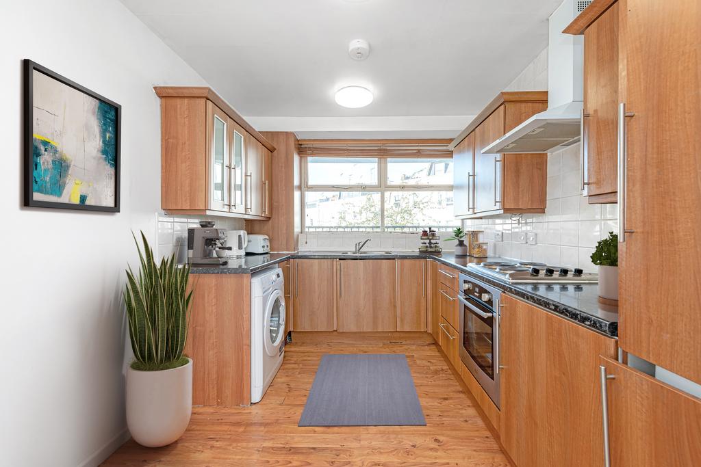Littleton House, Lupus Street, Pimlico, London, SW1V 3 bed apartment