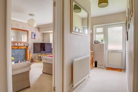 2 bedroom maisonette for sale, Poplar Road, Batchley, Redditch, Worcestershire, B97