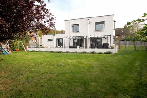 4 bedroom detached house for sale, Temple Ewell