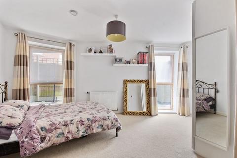 2 bedroom ground floor flat for sale, Douglas Close, Stanmore