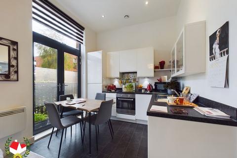 Flat 4, 3 Friars Orchard, Gloucester, GL1 1GA