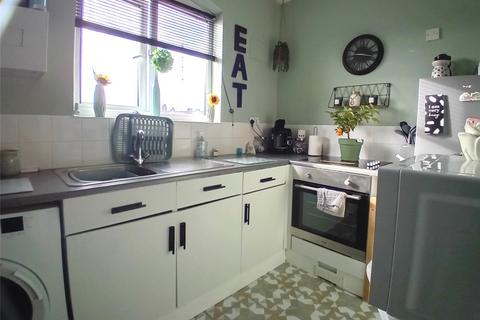 2 bedroom flat to rent, High Street, Stourport-on-Severn, Worcestershire, DY13