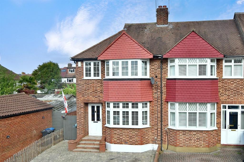 Dunster Avenue, Morden, Surrey 3 bed end of terrace house for sale £