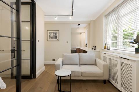 1 bedroom flat for sale, Vicarage Court, Vicarage Gate, London