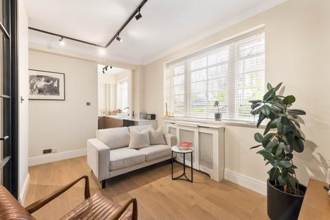 1 bedroom flat for sale, Vicarage Court, Vicarage Gate, London